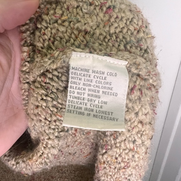 vintage-style knit zip-up sweater vest by the brand Erika. - Picture 8 of 8